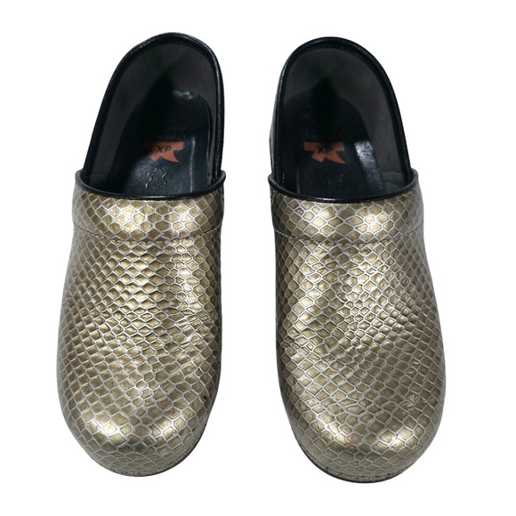 Dansko XP Clogs Women's Size 39 Gold Snake Print Leather Comfort Slip Resistant - Picture 1 of 10